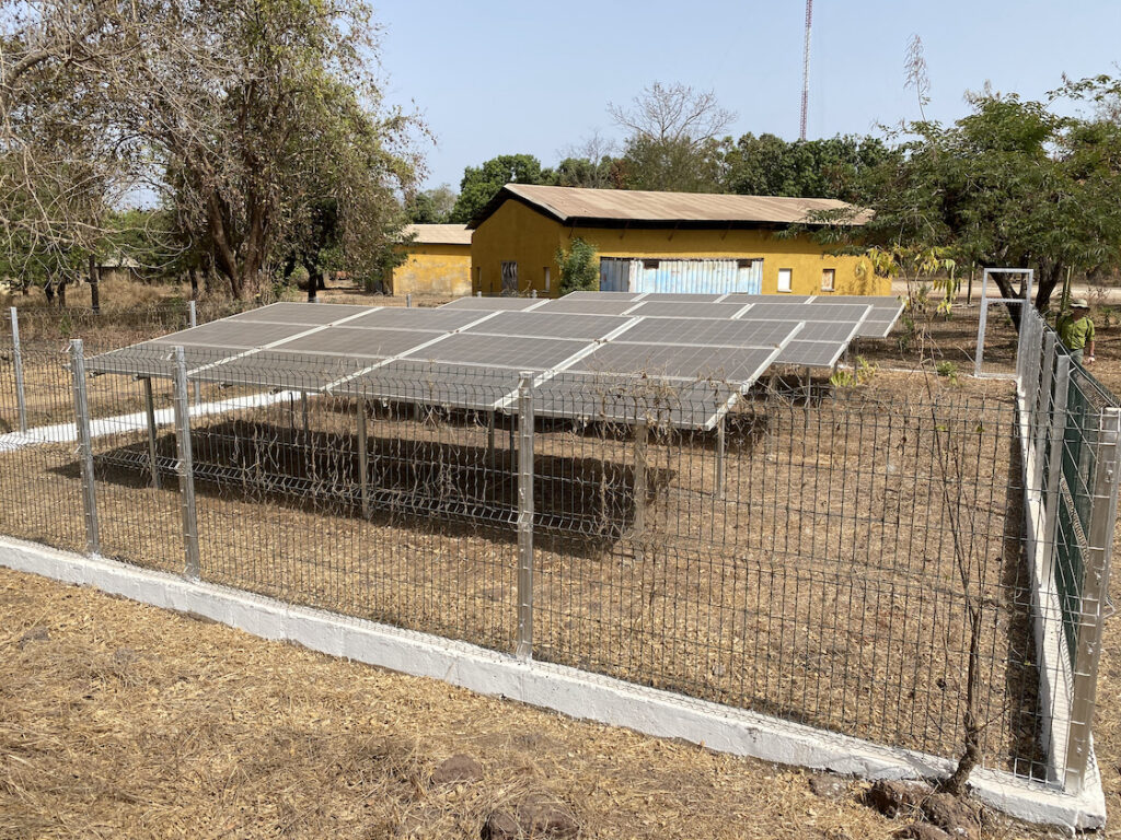 Microgrid for a radio station and offices in Béli, Guinea-Bissau